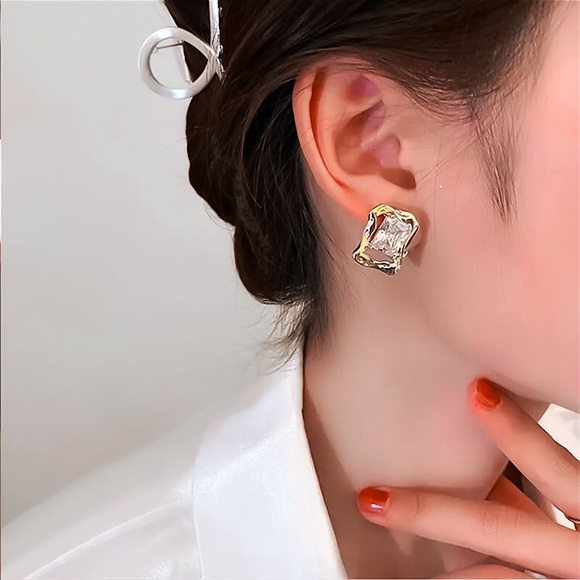 🔵𝟲𝟱%𝗢𝗙𝗙 𝗯𝘂𝗻𝗱𝗹𝗲𝘀 𝟯+🔵 NEW CZ Medium Rectangular Drop Earrings - Picture 4 of 10